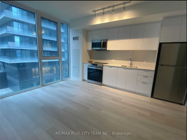 357 King St W 807, Toronto